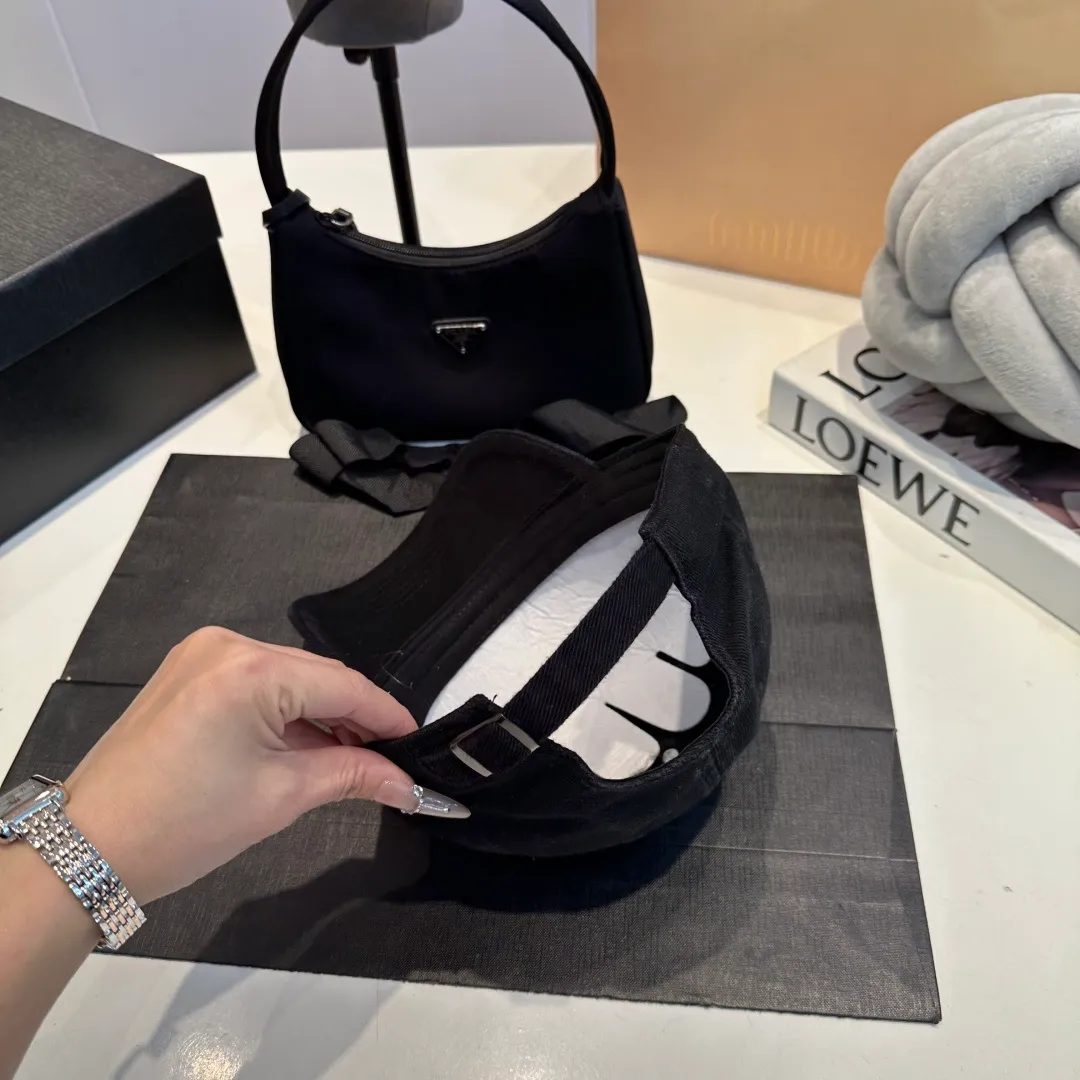 P60 miumiu new 25 spring and summer baseball cap, widened to show a small head, 25 spring and summer new logo embroidery, same style for men and women