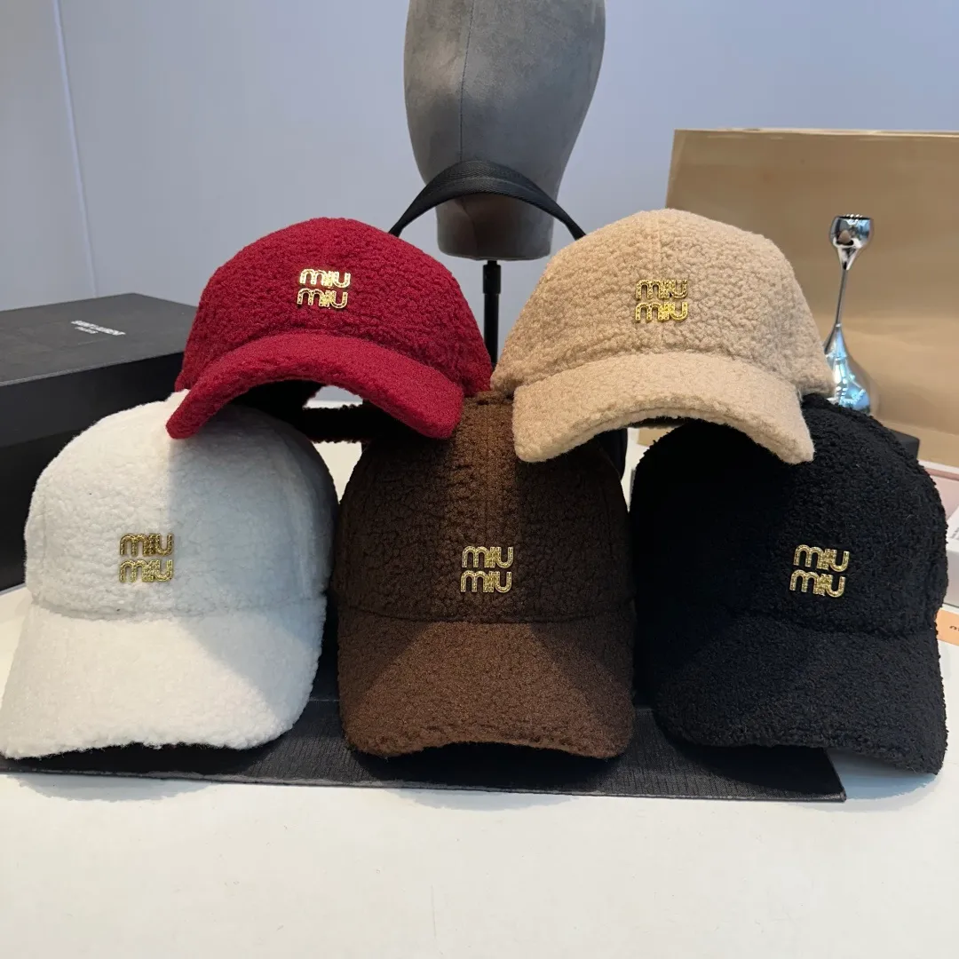 P60 miumiu 25 autumn and winter new lamb wool letter baseball cap