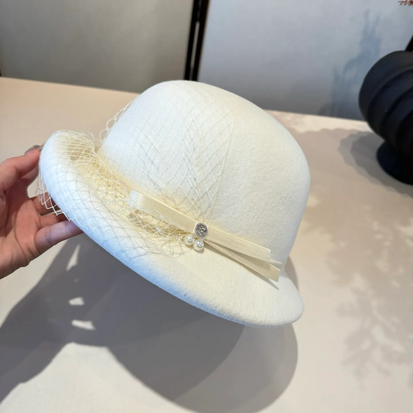 💰210¥ White miumiu new wool basin hat, 100% wool fabric, head circumference 57cm