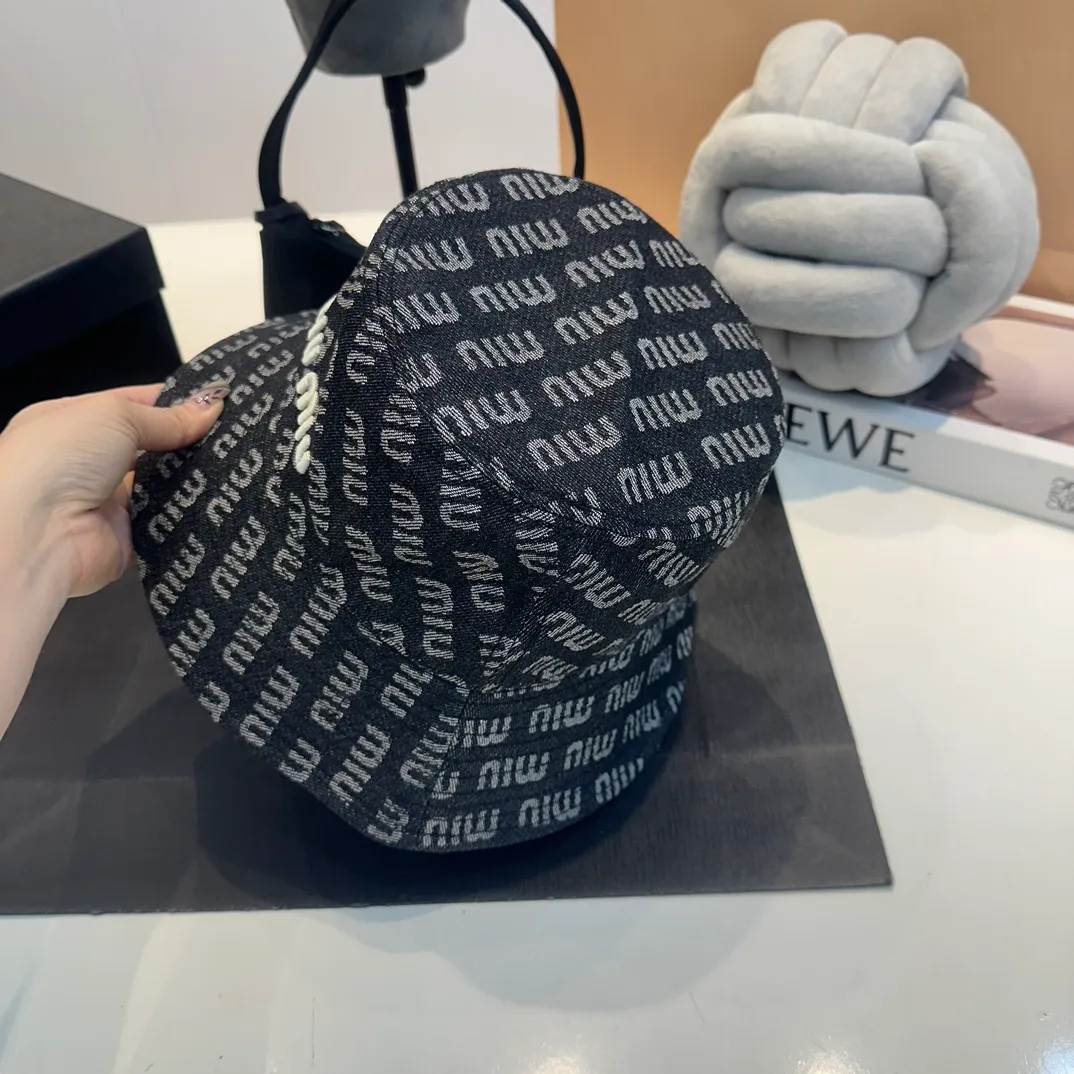 P60 miumiu new denim fisherman hat, the hottest color at the moment - full of street style! Trendy and versatile, Xiaohongshu grows grass, poison, get your boyfriend, and cool together