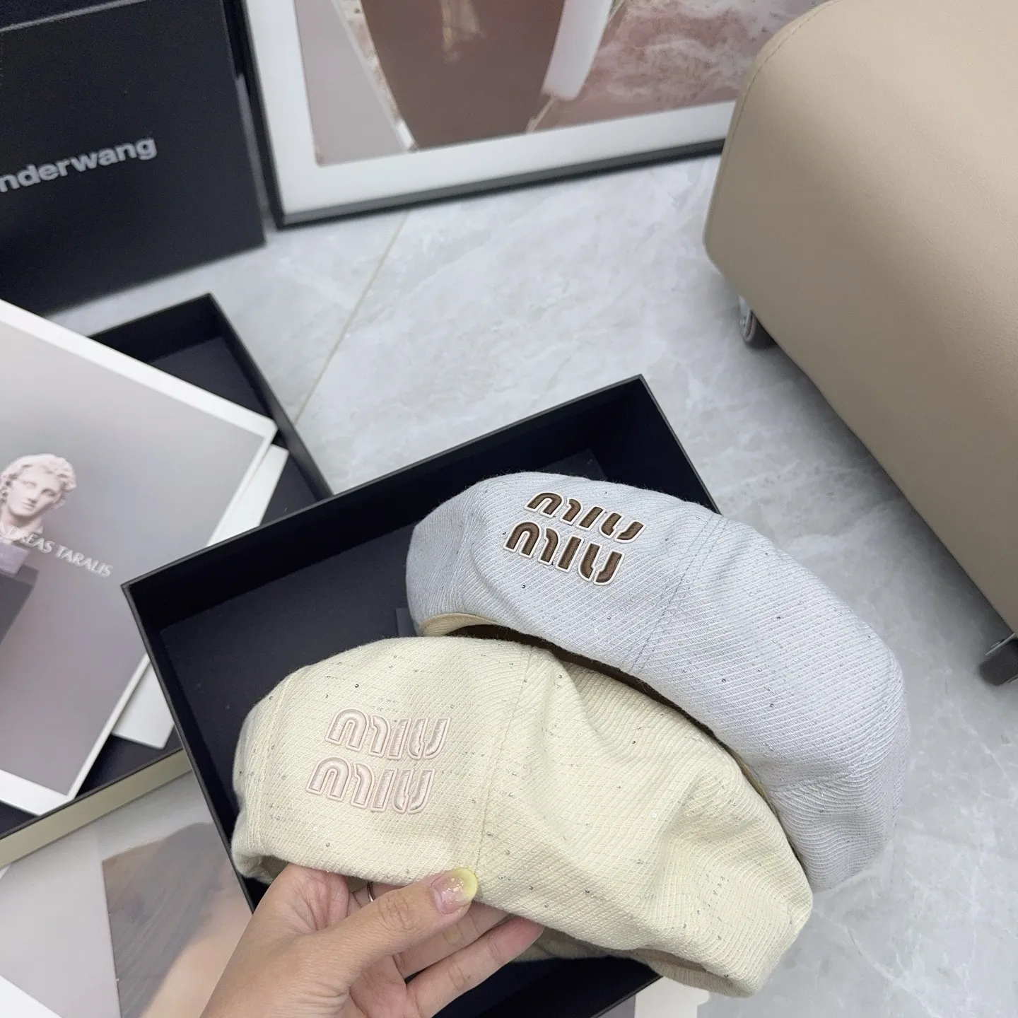miumiu 💫 High-end fabrics and new berets with a high-end feel!