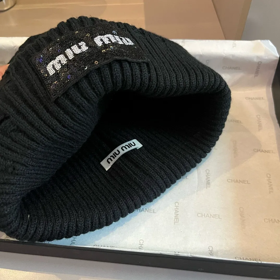 💰90¥ miumiu new autumn and winter wool hat