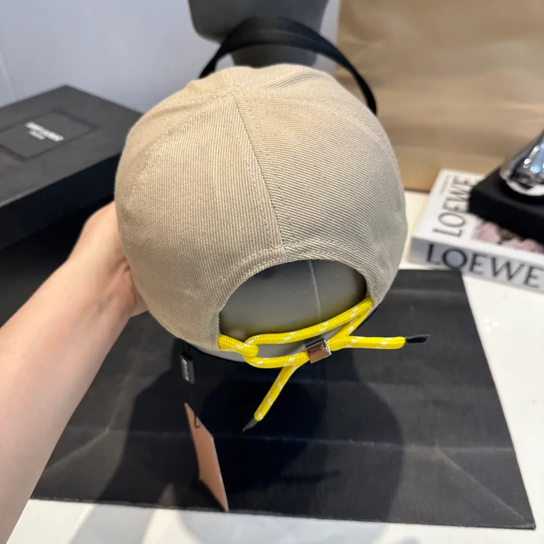 P70 miumiu original order new baseball cap, authentic mold customization, the original workmanship is meticulous and the quality is superb!
