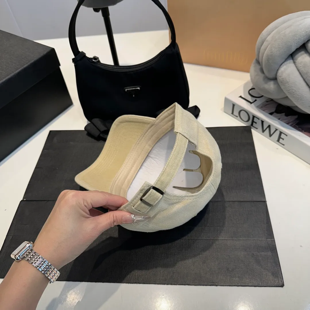 P60 miumiu new 25 spring and summer baseball cap, widened to show a small head, 25 spring and summer new logo embroidery, same style for men and women