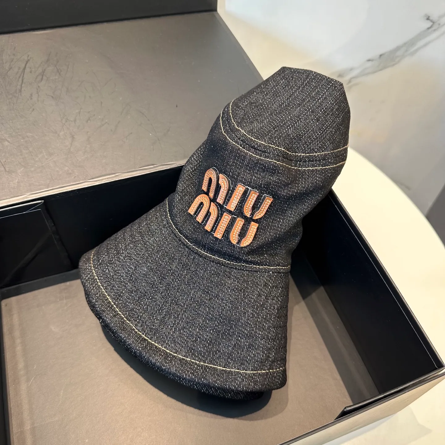 P76 miumiu denim fisherman hat, rolled edge design, counter style, head circumference 57cm