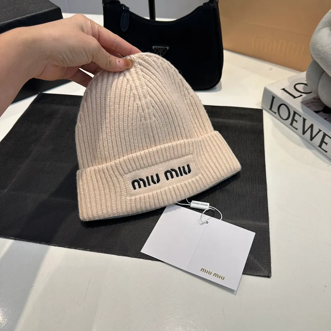 P56 high version Miumiu knitted hat, cold hat super warm