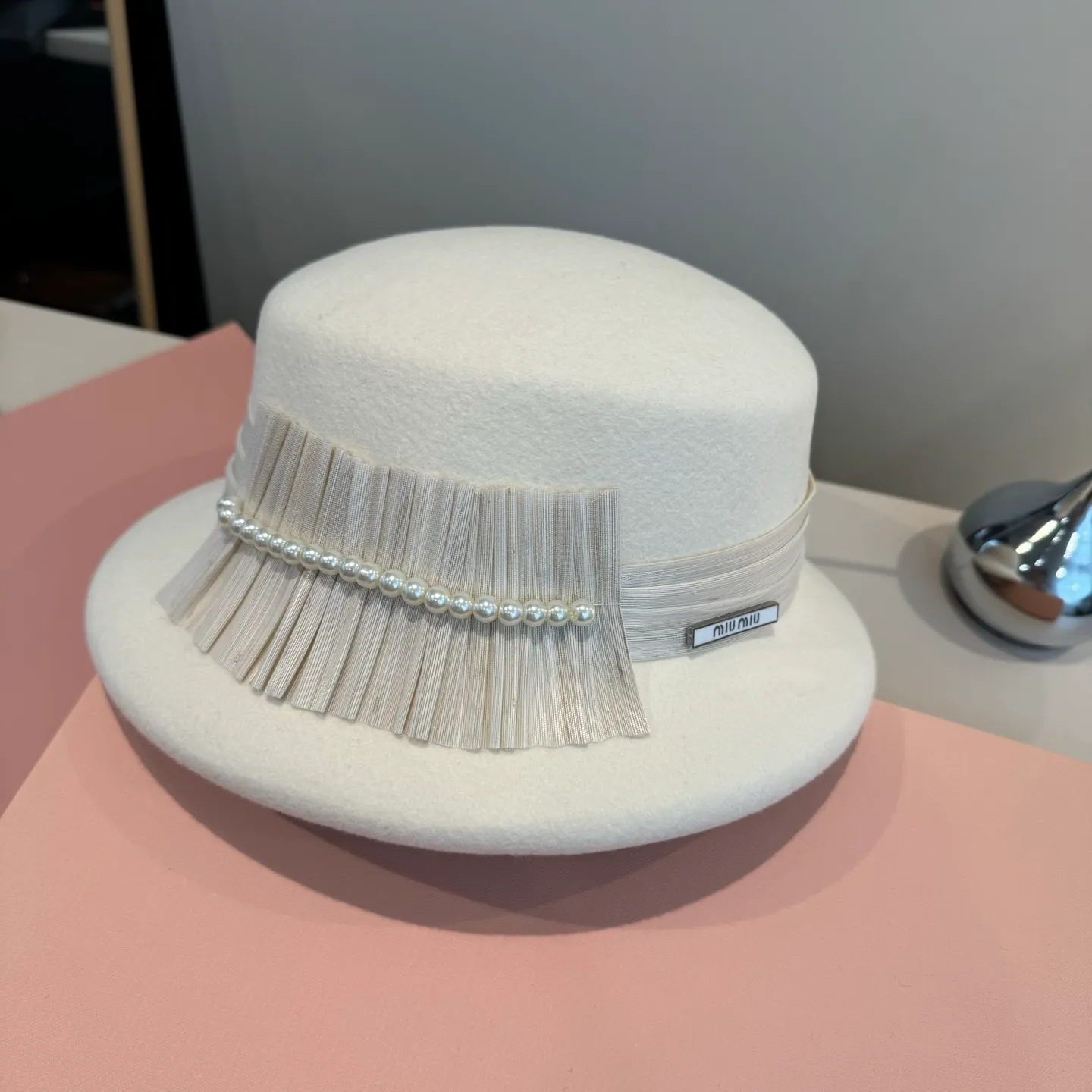 💰210¥ White miumiu autumn and winter new wool basin hat, 100% wool fabric%, head circumference 57cm