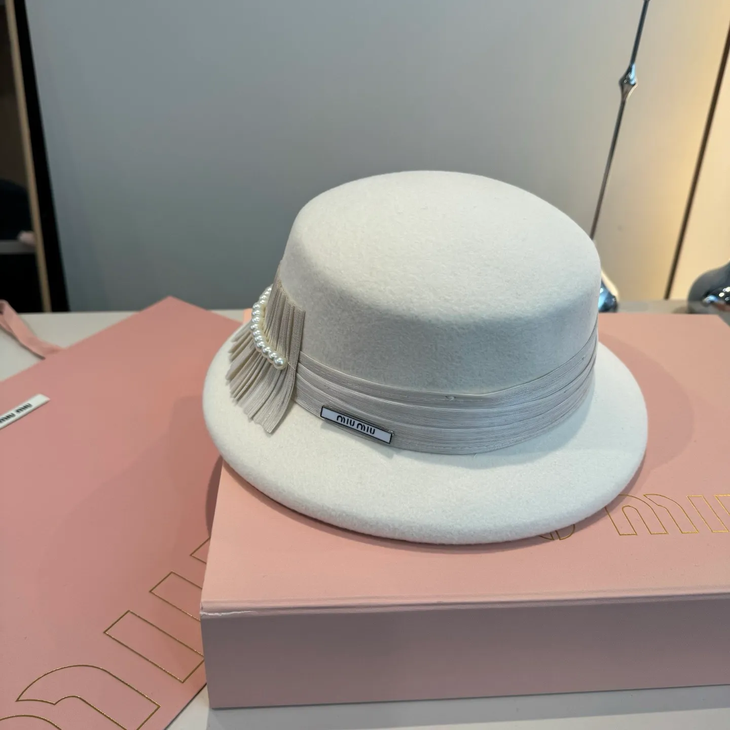 💰210¥ White miumiu autumn and winter new wool basin hat, 100% wool fabric%, head circumference 57cm