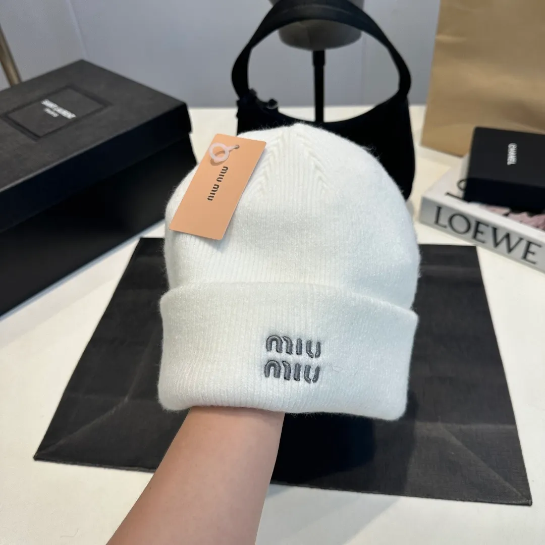 P60 miumiu new autumn and winter woolen hat