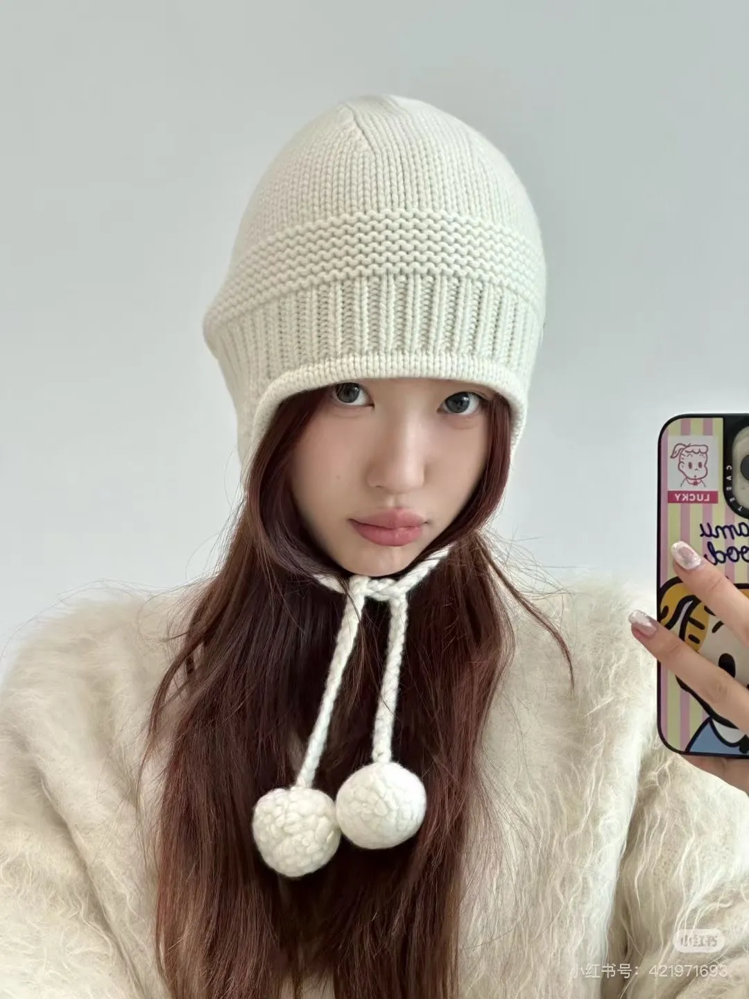 💰90 miumiu autumn and winter woolen hat This high-grade gray dyeing is very difficult to dye! What's more, the material of rabbit fur is like starting from scratch! Highly recommend to everyone. This hat goes well with any type of clothing. It can be both casual and sweet!
