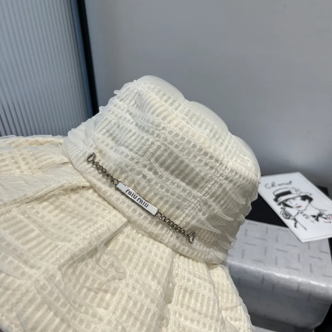 💰120¥ miumiu new fisherman hat, frilly design, foldable, very good sunshade effect, head circumference 57cm