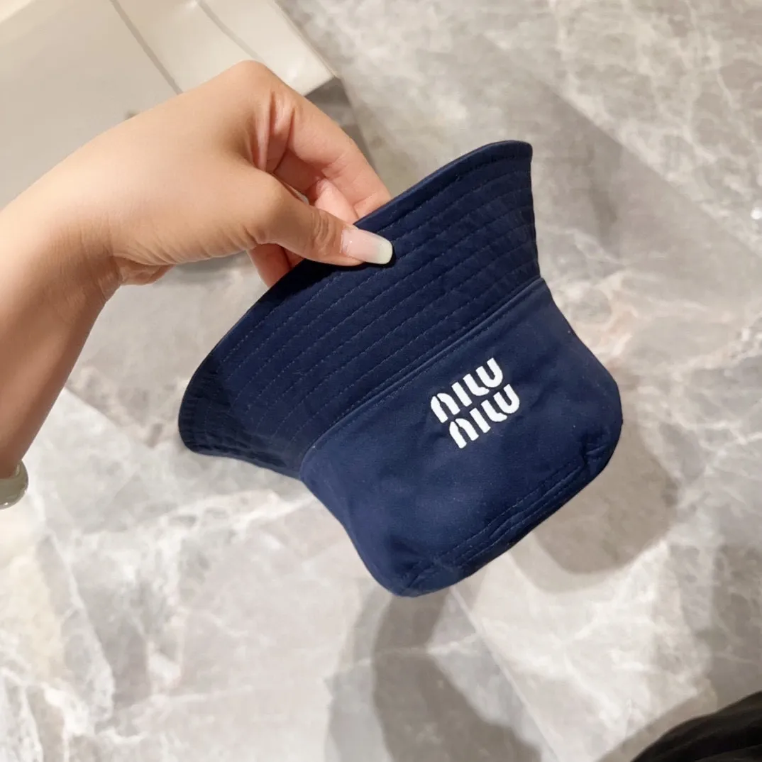 💰70 miumiu embroidered fisherman hat, big-name style, very easy to match, get it now!