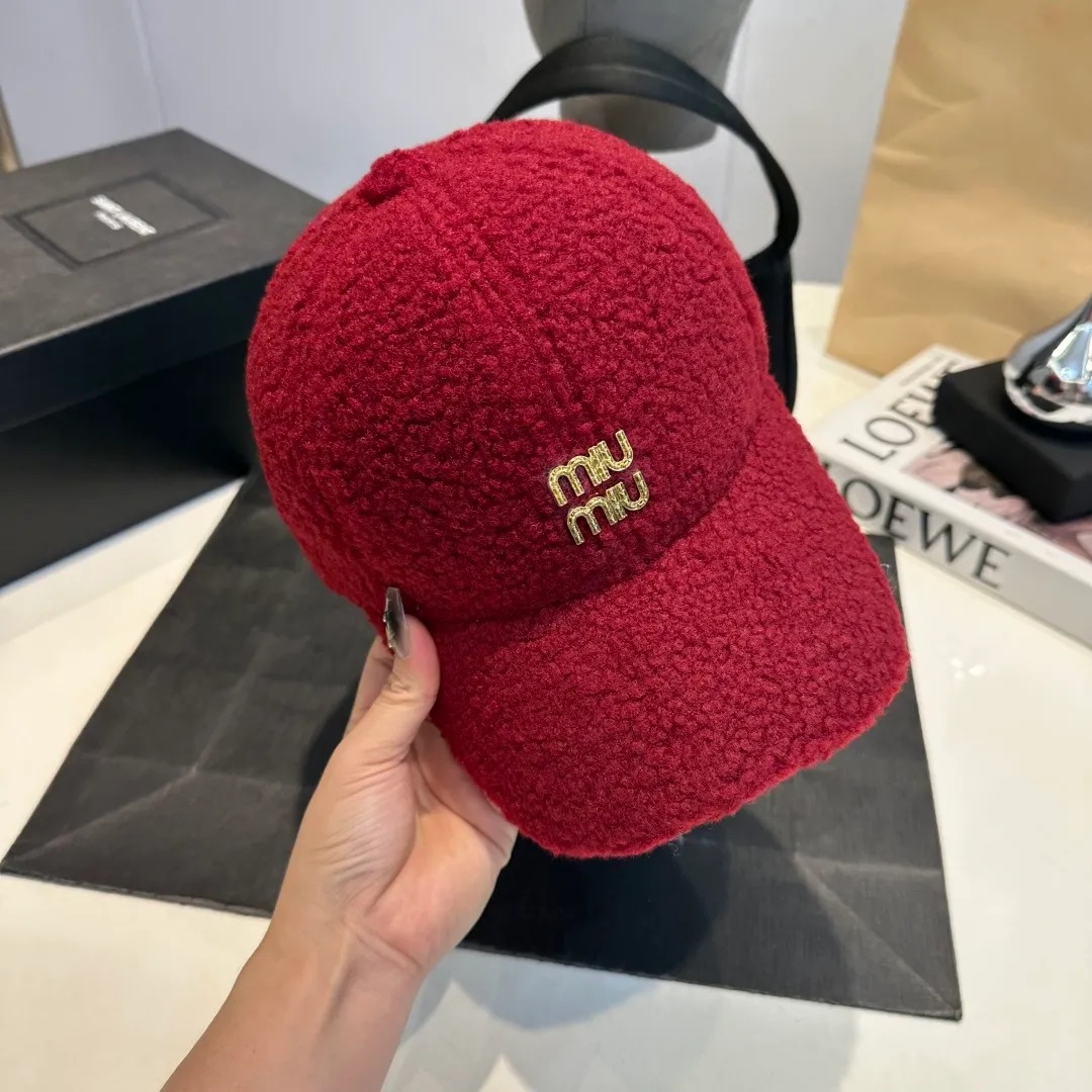 P60 miumiu 25 autumn and winter new lamb wool letter baseball cap