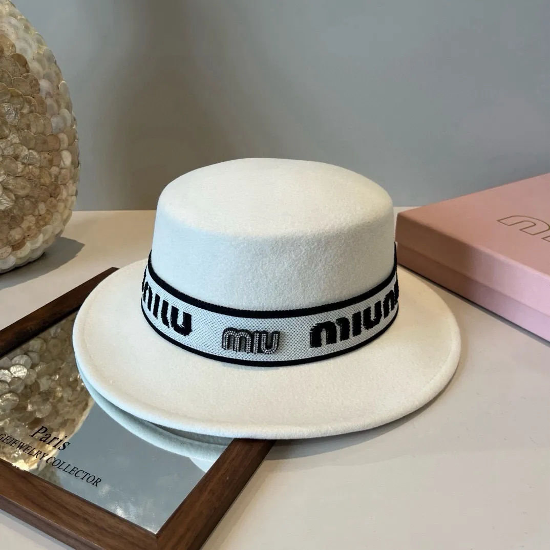 💰180¥ White miumiu autumn and winter new wool top hat, flat top hat, 100% wool🦙% fabric, head circumference 57cm