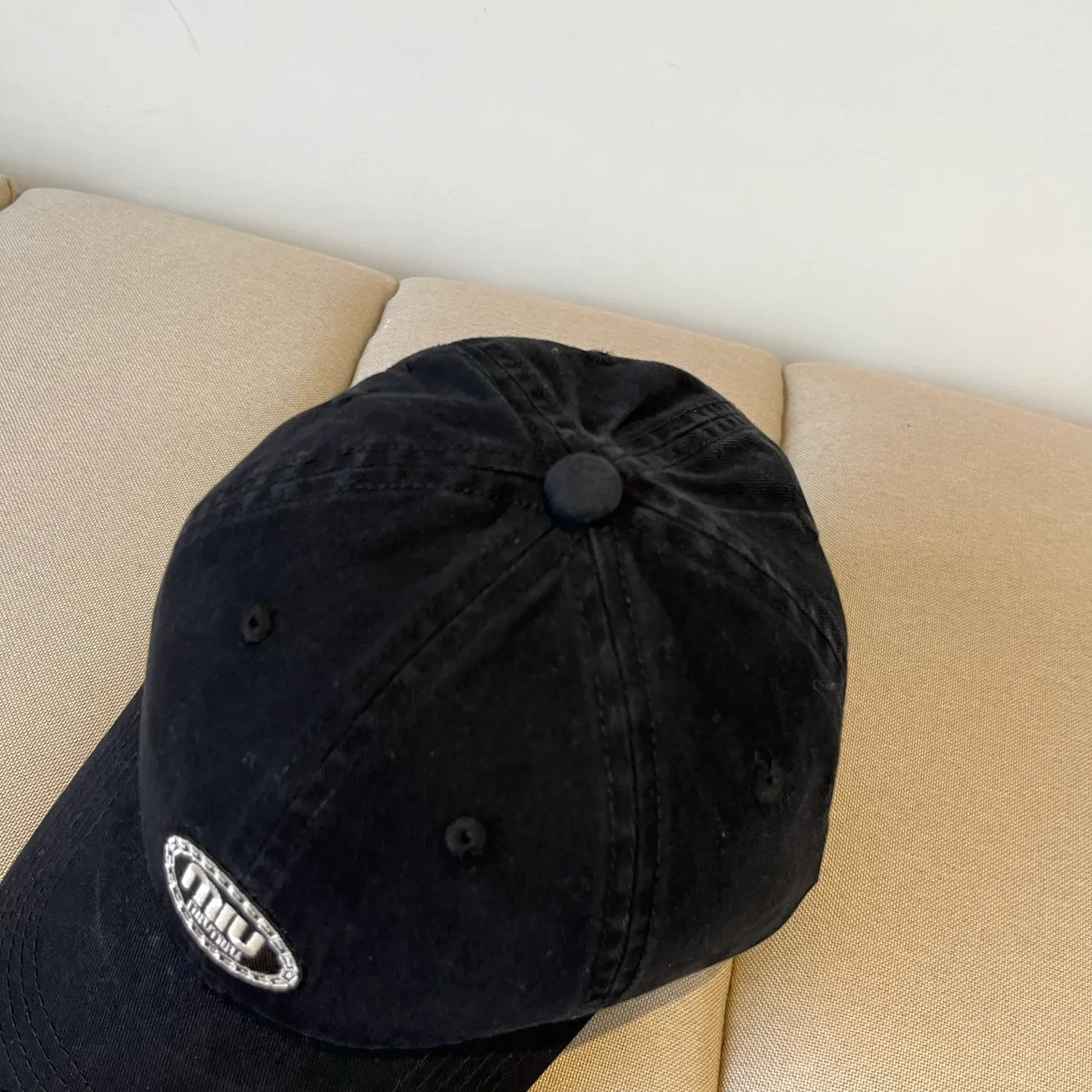 P60 miumiu original spring and summer new baseball cap, authentic mold-making and custom-made, the original workmanship is meticulous and the quality is superb!