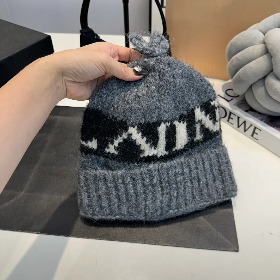 P70 miumiu new autumn and winter woolen hat