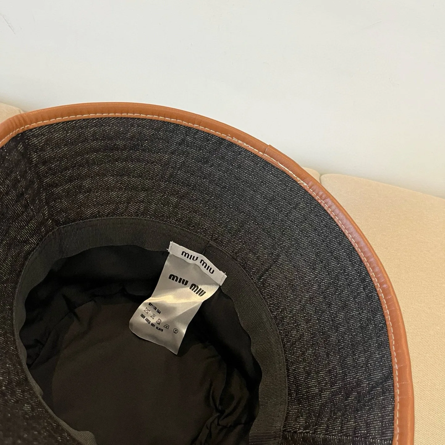 P70 miumiu original spring and summer new fisherman hat, genuine mold-making and custom-made, the original workmanship is meticulous and the quality is superb!