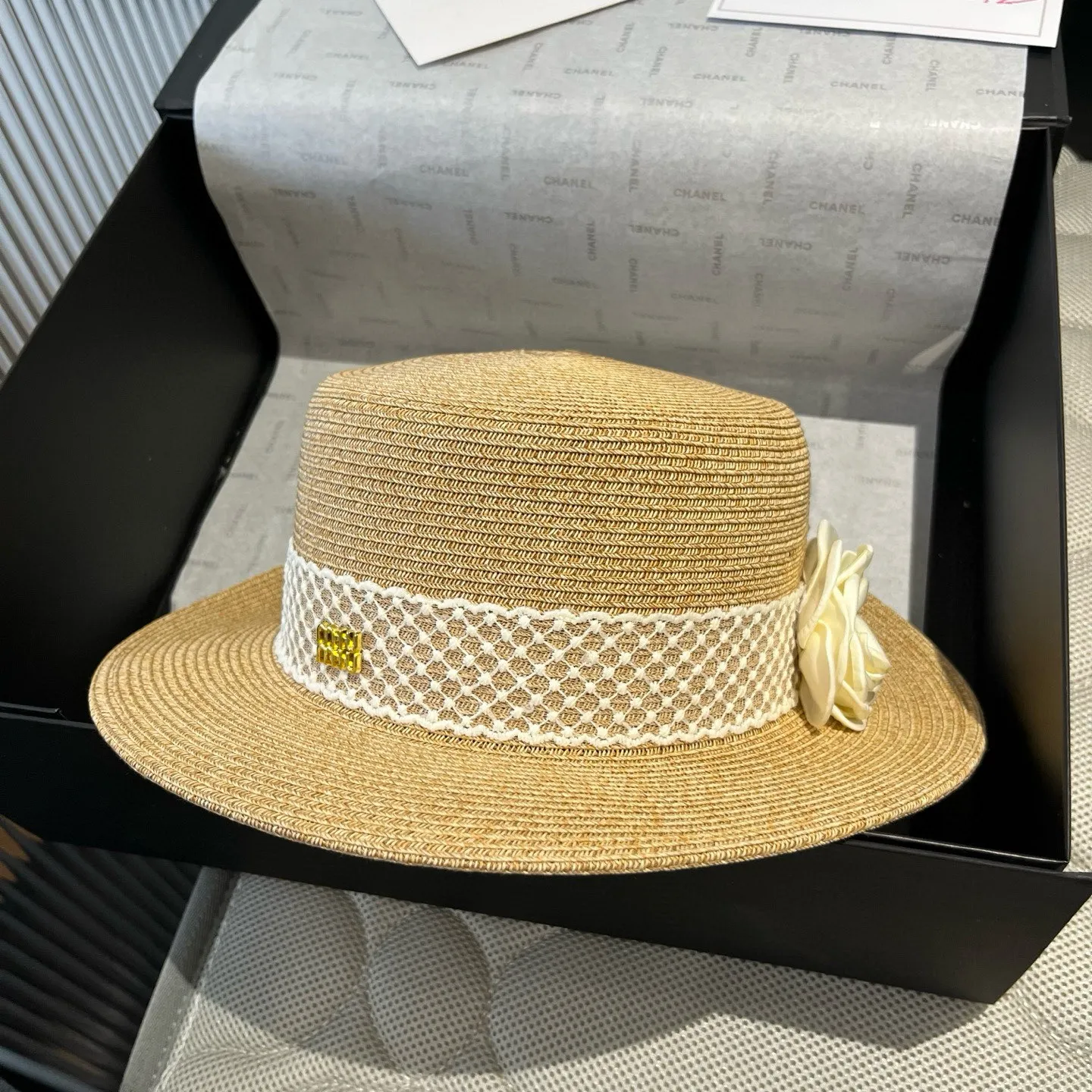 💰160¥ miumiu new sun hat, flat top hat, made of fine straw, head circumference 57cm
