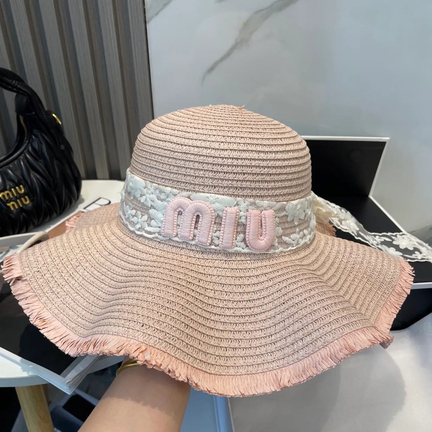P70 Miu Miu miumiu2025 new straw hat, advanced customization, lady style, attention to detail, sun protection and UV protection in summer, a must-have for travel, versatile and good-looking