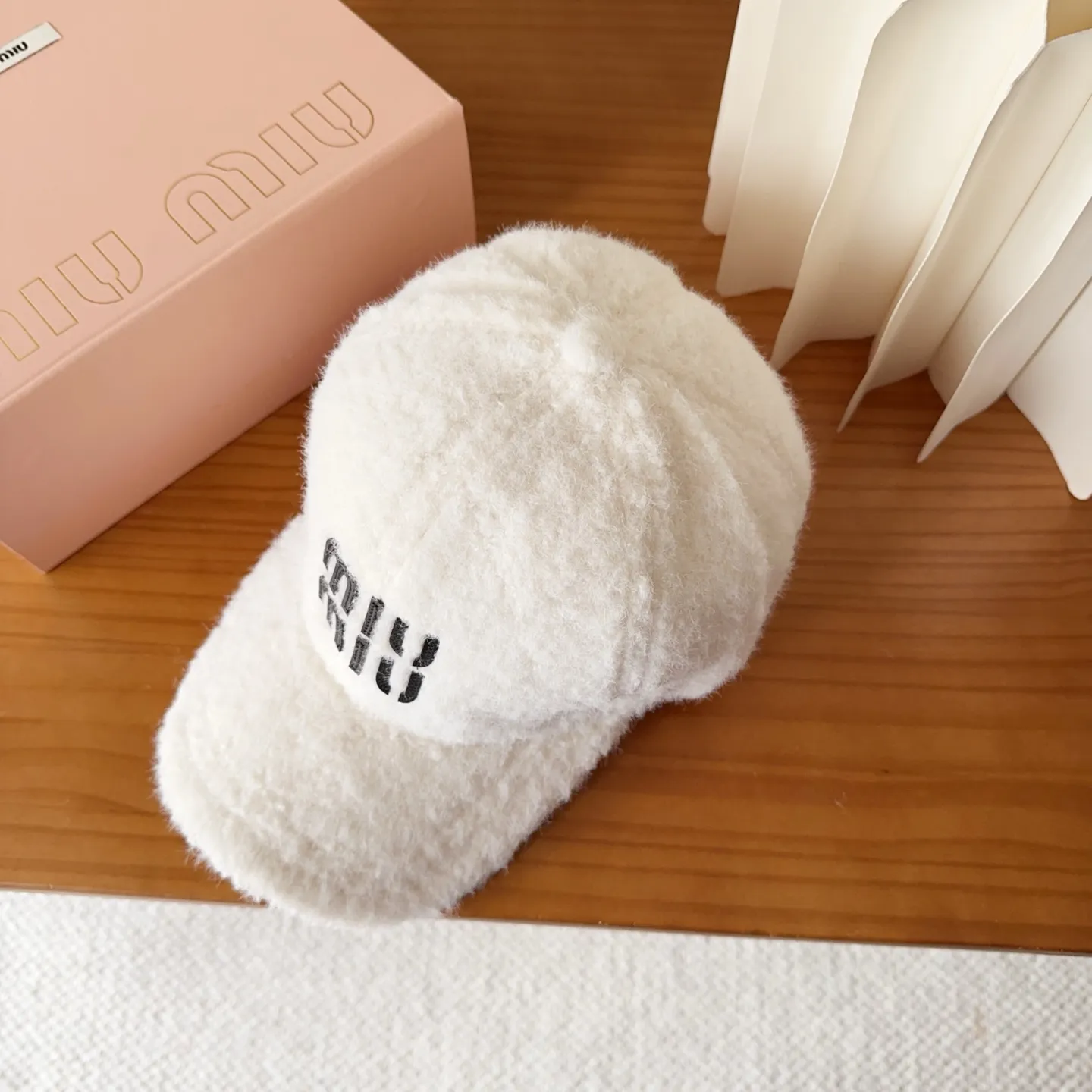💰48 Miumiu Miumiu new order style embroidered baseball cap🧢Big brand style is super easy to match, get it now!