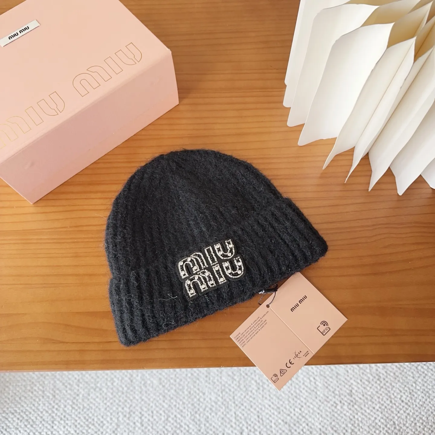 🉐️120 miumiu new autumn and winter knitted beanie This is so cute! The earmuffs are such a beauty! Soft and waxy