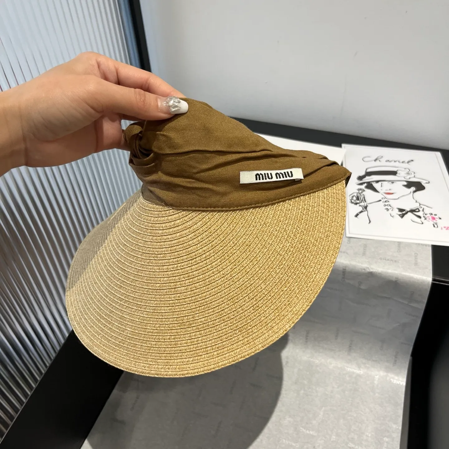 💰100¥ miumiu new straw hat, empty top sun hat, made of Japanese papyrus, light and foldable