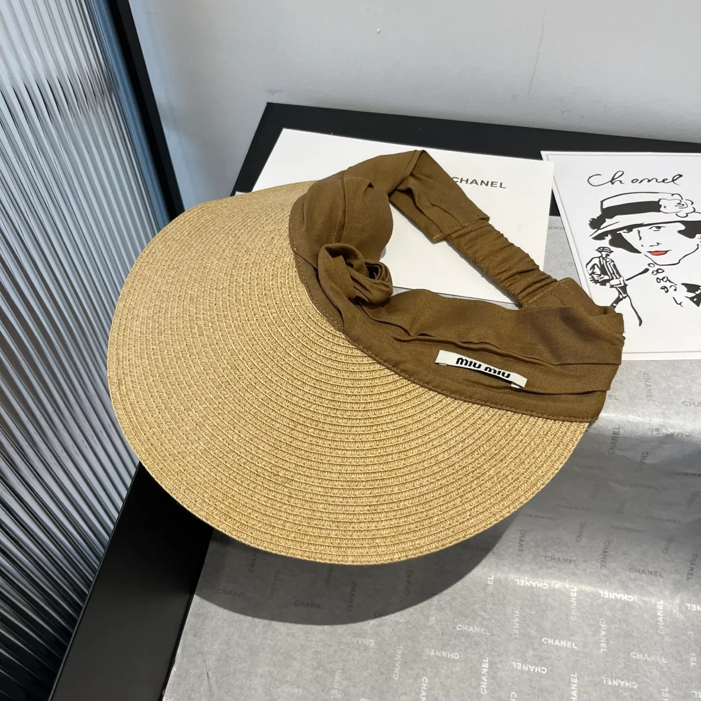 💰100¥ miumiu new straw hat, empty top sun hat, made of Japanese papyrus, light and foldable