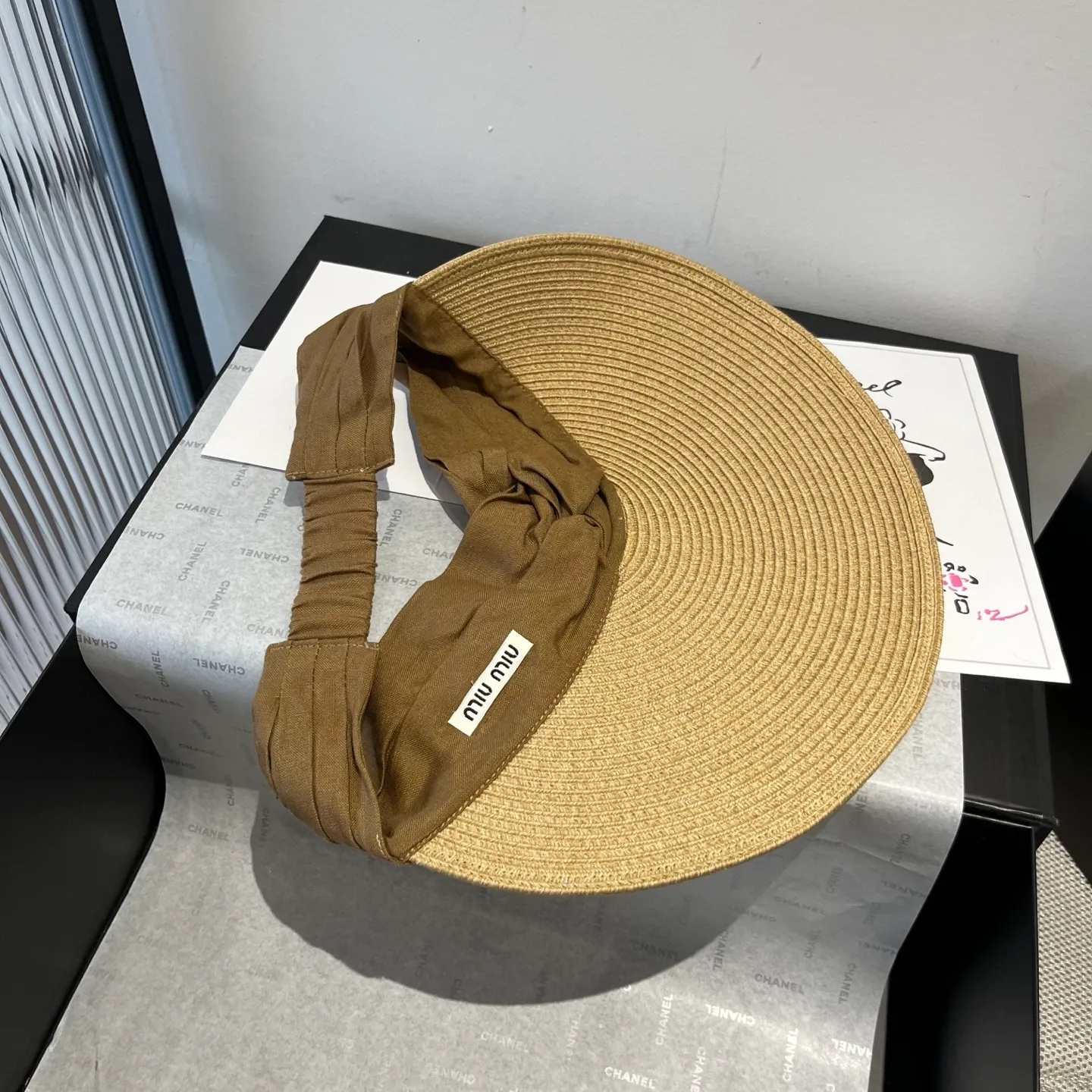 💰100¥ miumiu new straw hat, empty top sun hat, made of Japanese papyrus, light and foldable