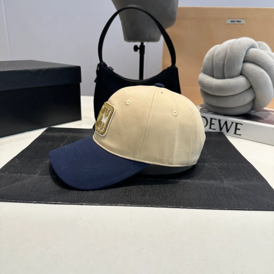 P56 miumiu original spring and summer new baseball cap, genuine mold-making and custom-made, the original workmanship is meticulous and the quality is superb!