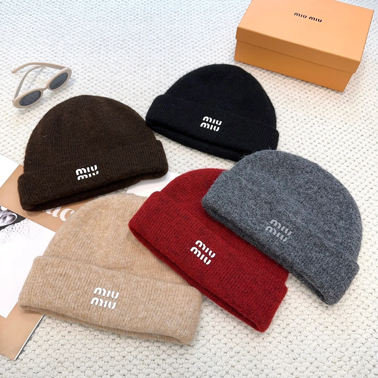 P60 miumiu new knitted hat! High-elastic fabric, classic colors, same style for men and women. Miu’s popular knitted hat! Xiaohongshu’s new product is released, it’s so 🉑️, high-elastic fabric, classic color