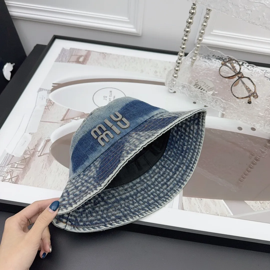 2025 💙 MiuMiu new fisherman hat denim dyed fabric ✓ Full of high-end feel! Washed printing 🎀 full of detailed craftsmanship