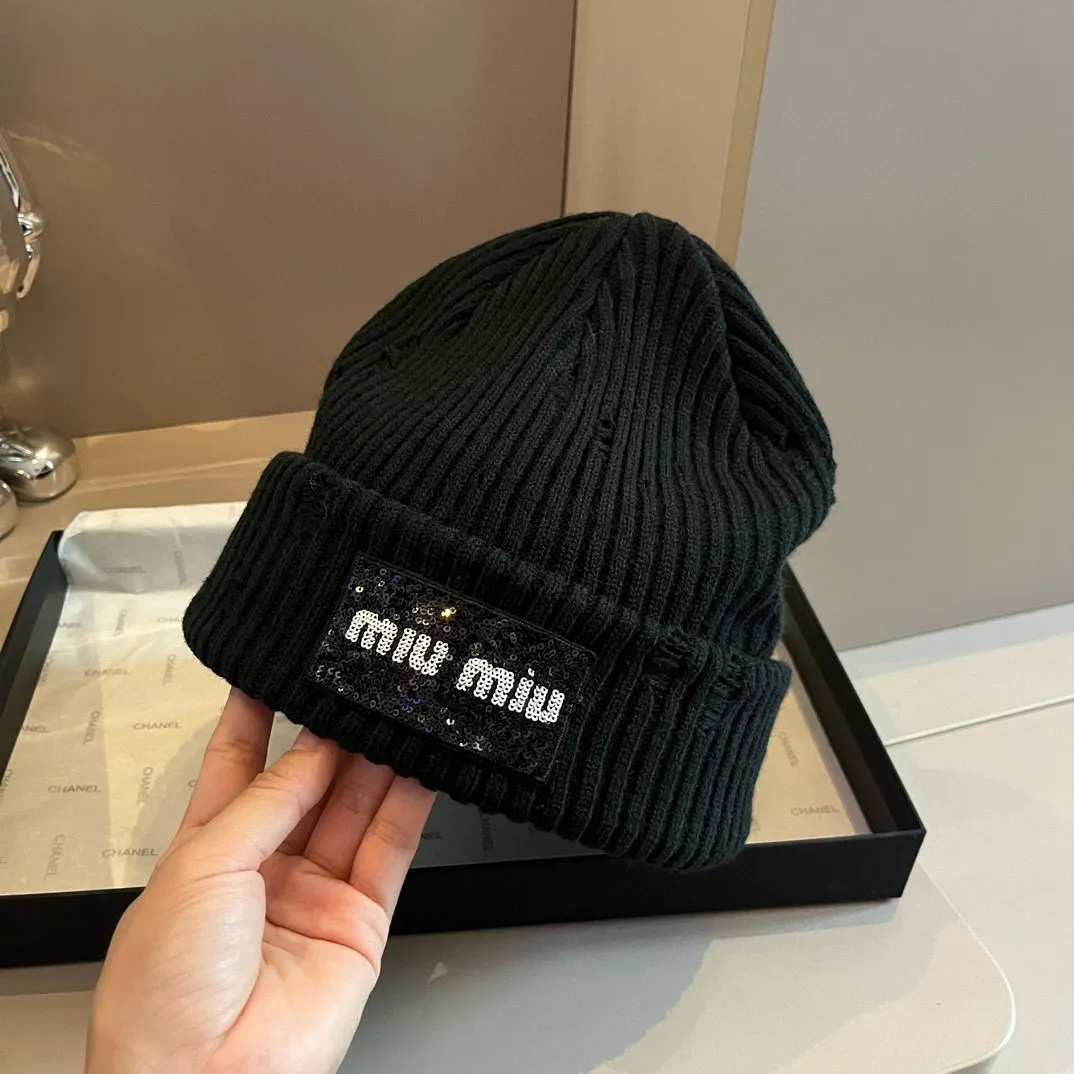 💰90¥ miumiu new autumn and winter wool hat