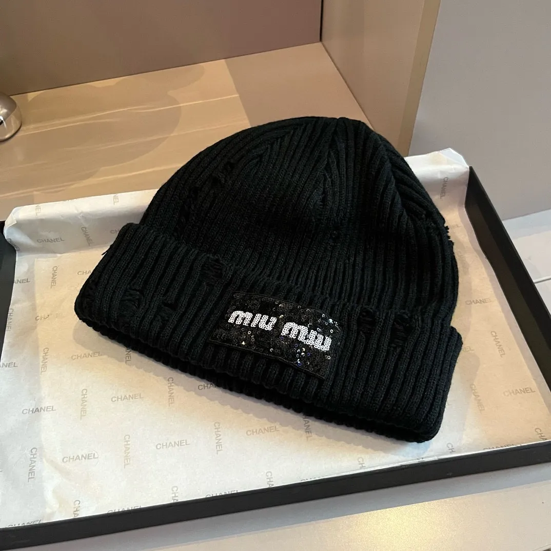 💰90¥ miumiu new autumn and winter wool hat