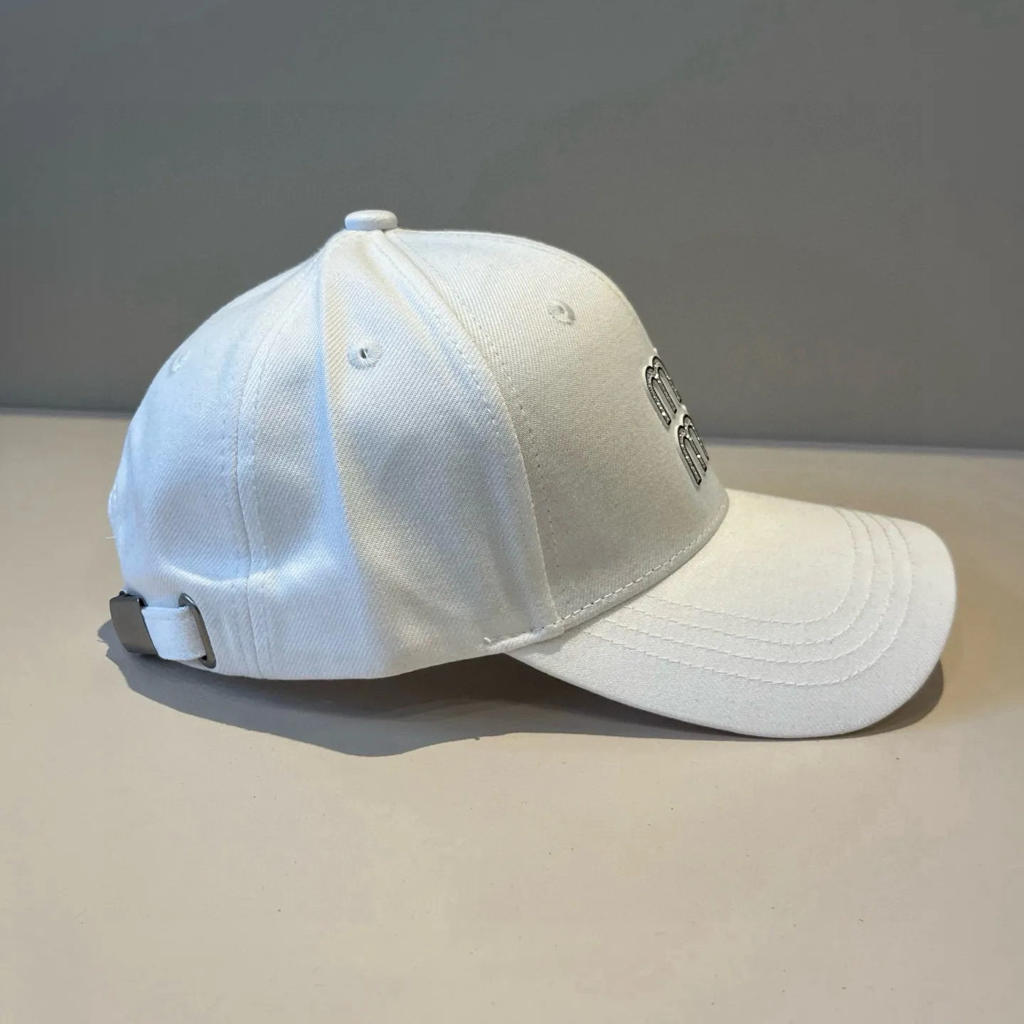 P60 miumiu original spring and summer new baseball cap, authentic mold-making and custom-made, the original workmanship is meticulous and the quality is superb!