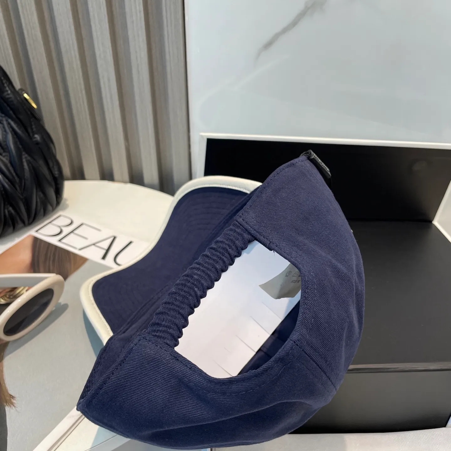 P60💛 Comes with dust bag. [Miumiu Miu Miu] New order style embroidered baseball cap🧢Big brand style is super easy to match, hurry up and get it!