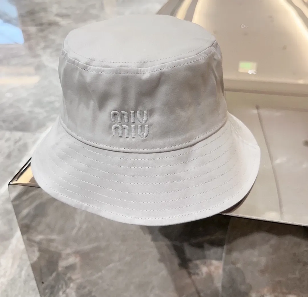 💰70 miumiu embroidered fisherman hat, big-name style, very easy to match, get it now!