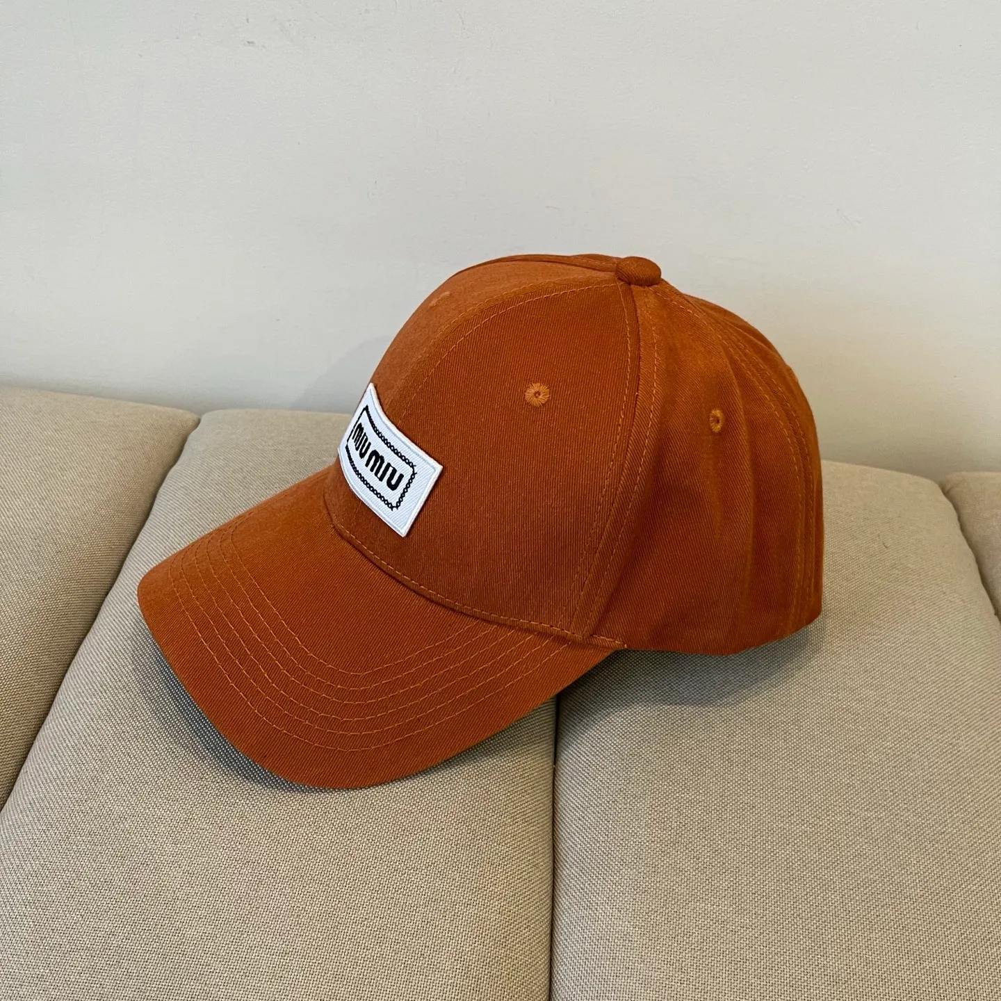 P66 miumiu original spring and summer new baseball cap, authentic mold-making and custom-made, the original workmanship is meticulous and the quality is superb!