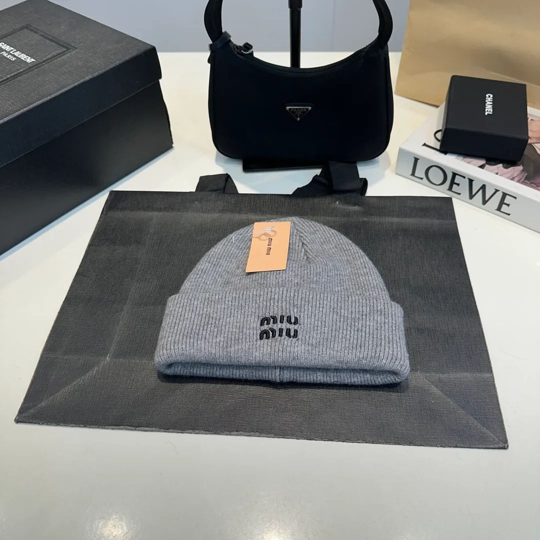 P60 miumiu new autumn and winter woolen hat