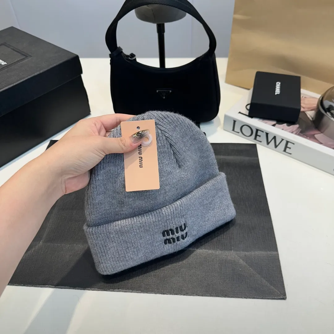 P60 miumiu new autumn and winter woolen hat