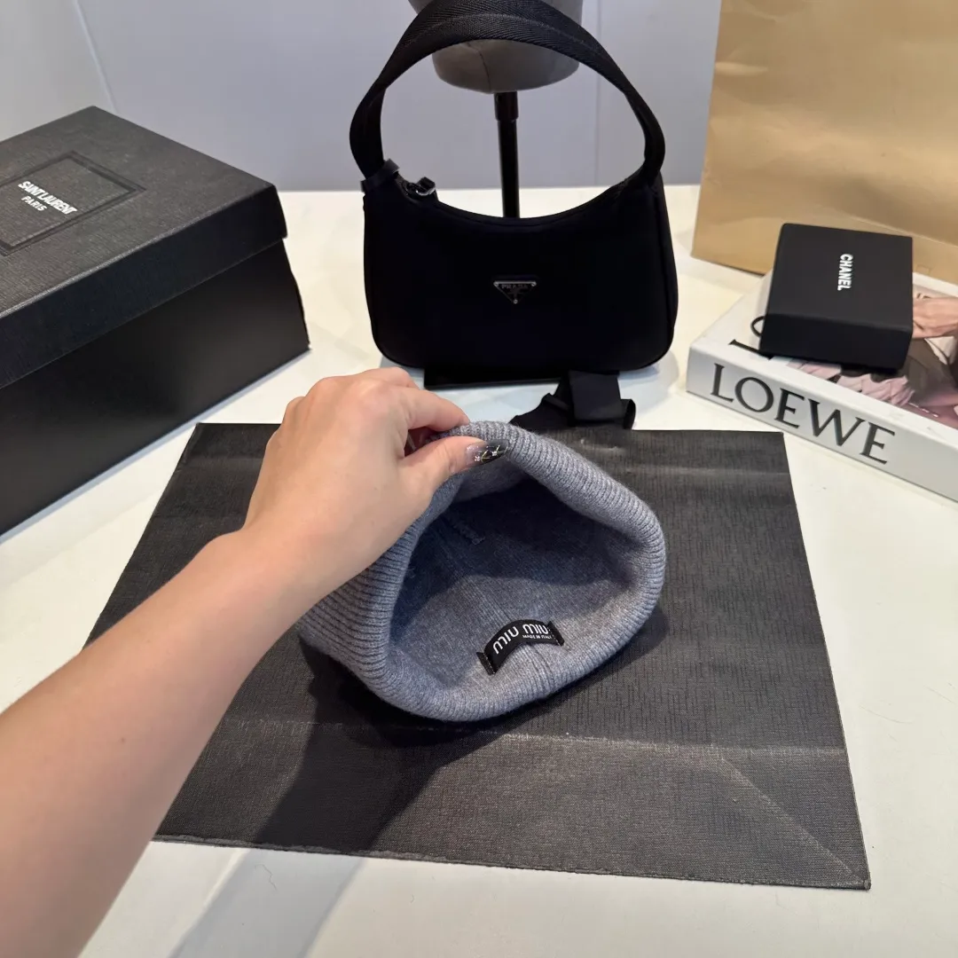P60 miumiu new autumn and winter woolen hat