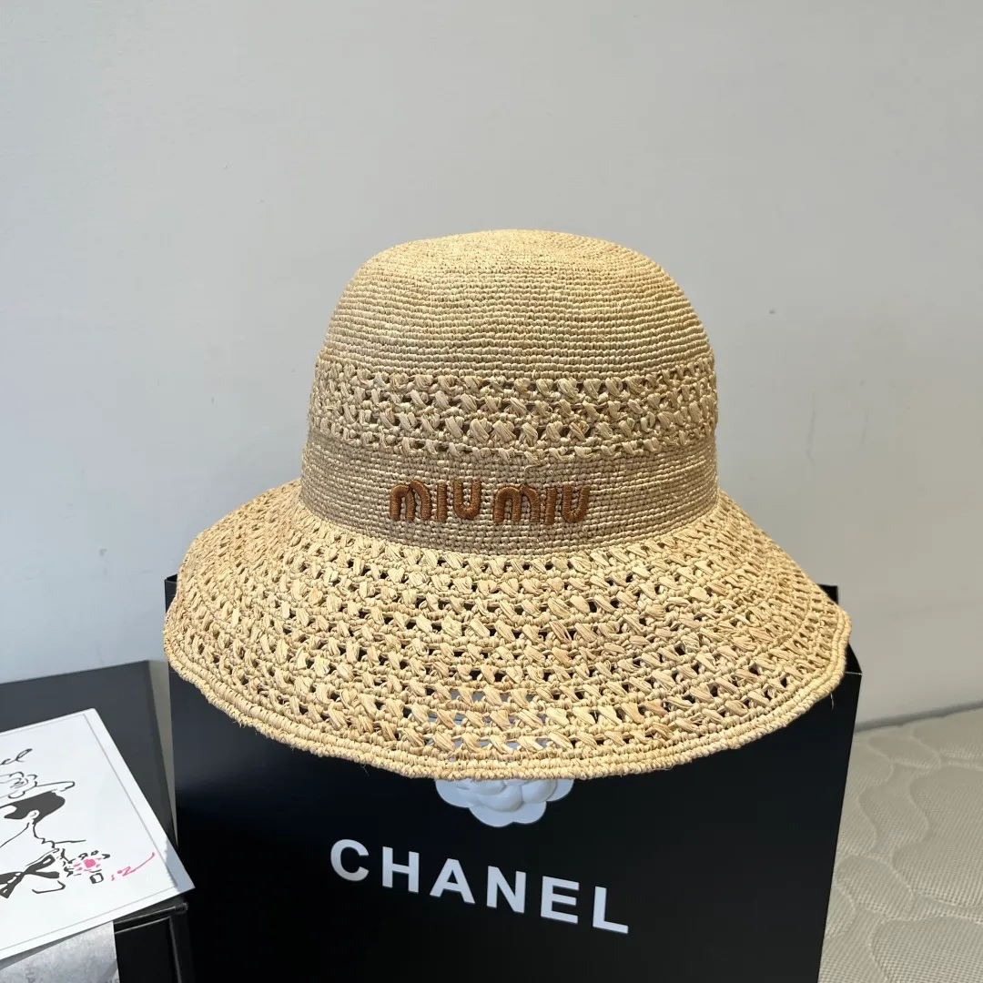 💰220¥ miumiu Miu Miu's new raffia straw hat, purely hand-crocheted, very small production, heavy workmanship, the same style at the counter, head circumference 57cm