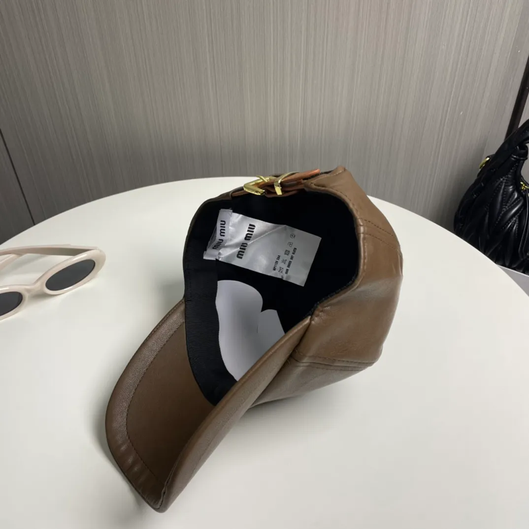 P66 comes with a cloth bag, miumiu new autumn and winter new original baseball cap, full of retro charm, 1:1 mold customization, excellent quality, basic head circumference 56, adjustable.