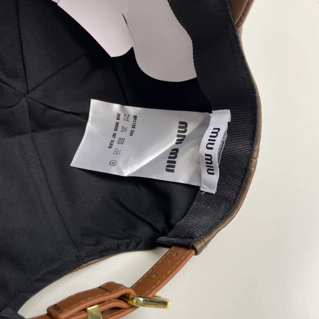 P66 comes with a cloth bag, miumiu new autumn and winter new original baseball cap, full of retro charm, 1:1 mold customization, excellent quality, basic head circumference 56, adjustable.