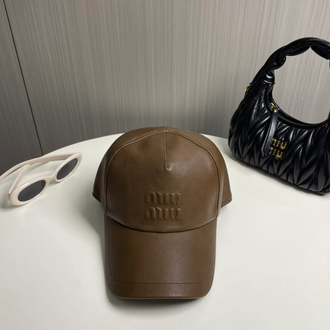 P66 comes with a cloth bag, miumiu new autumn and winter new original baseball cap, full of retro charm, 1:1 mold customization, excellent quality, basic head circumference 56, adjustable.