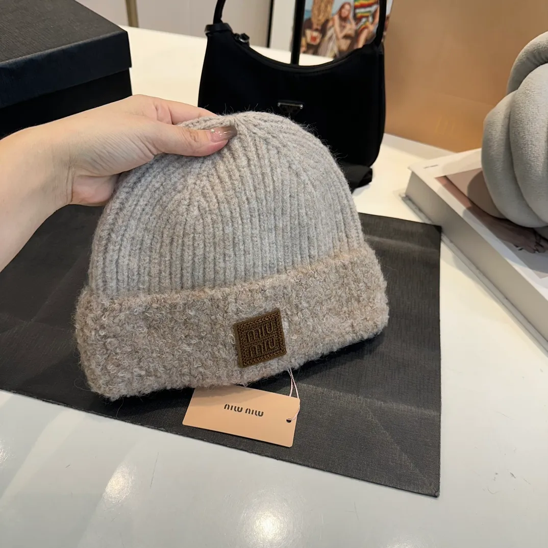 P50 miumiu 2024 autumn and winter new wool hat, 40% rabbit hair, 60% wool, high quality warm knitted hat