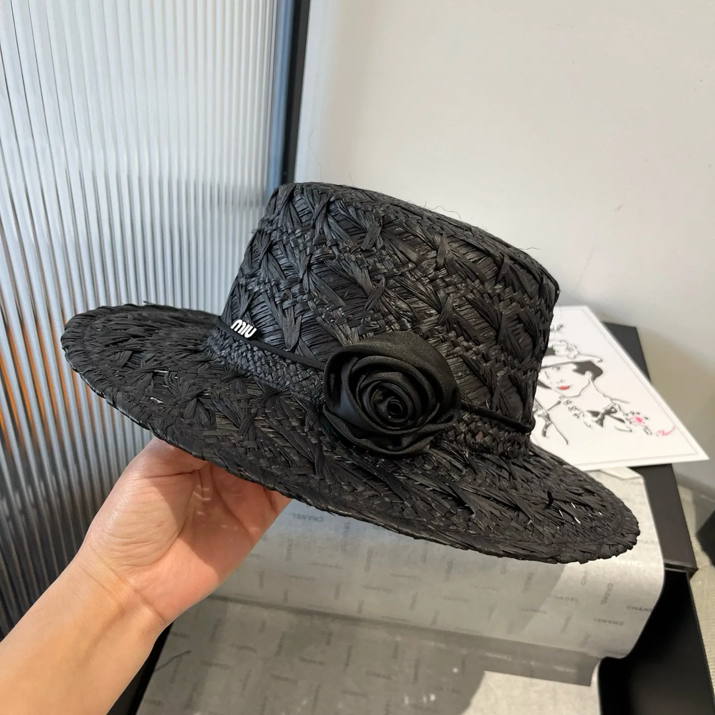 💰190¥ miumiu 25 summer style flat-top straw hat, raffia straw hat, head circumference 57cm
