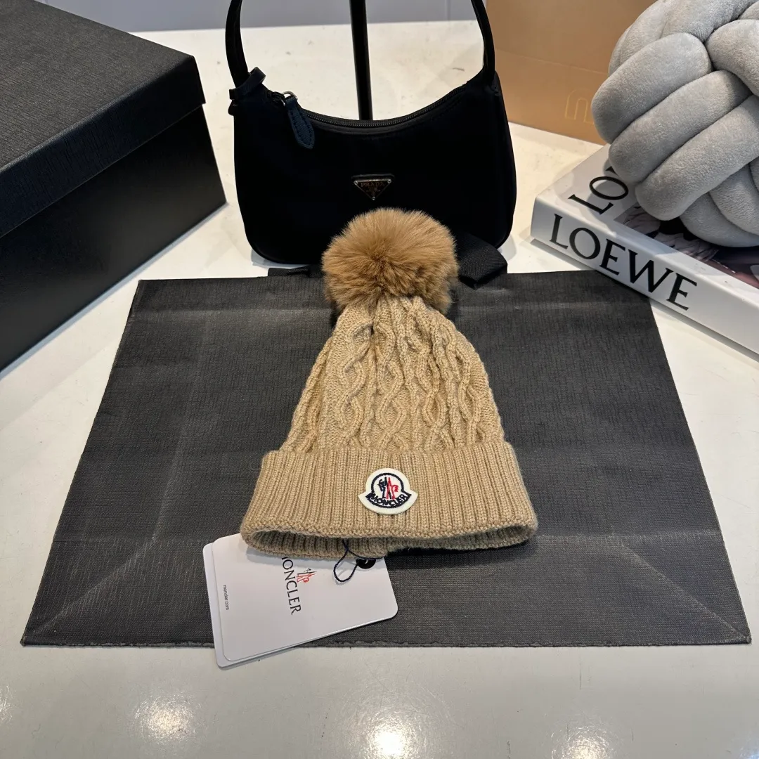 P60 MONCLER 25 autumn new product wool ball ear protection knitted toe wool hat cold hat sweet