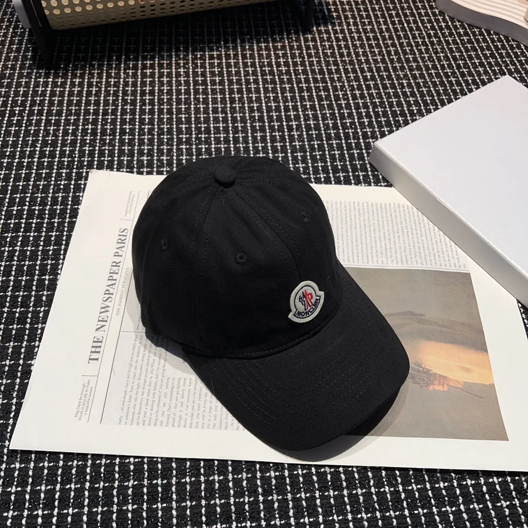 Special batch of 64💰 Moncler Mouth Mouth Super 🔥 candy-colored baseball cap 🍬🍬🍬 to add color to the summer. This color can make the head super white. People with big heads➕babies with low skulls can definitely wear this. The head looks very full when it is put on. Love it♥️♥️♥️