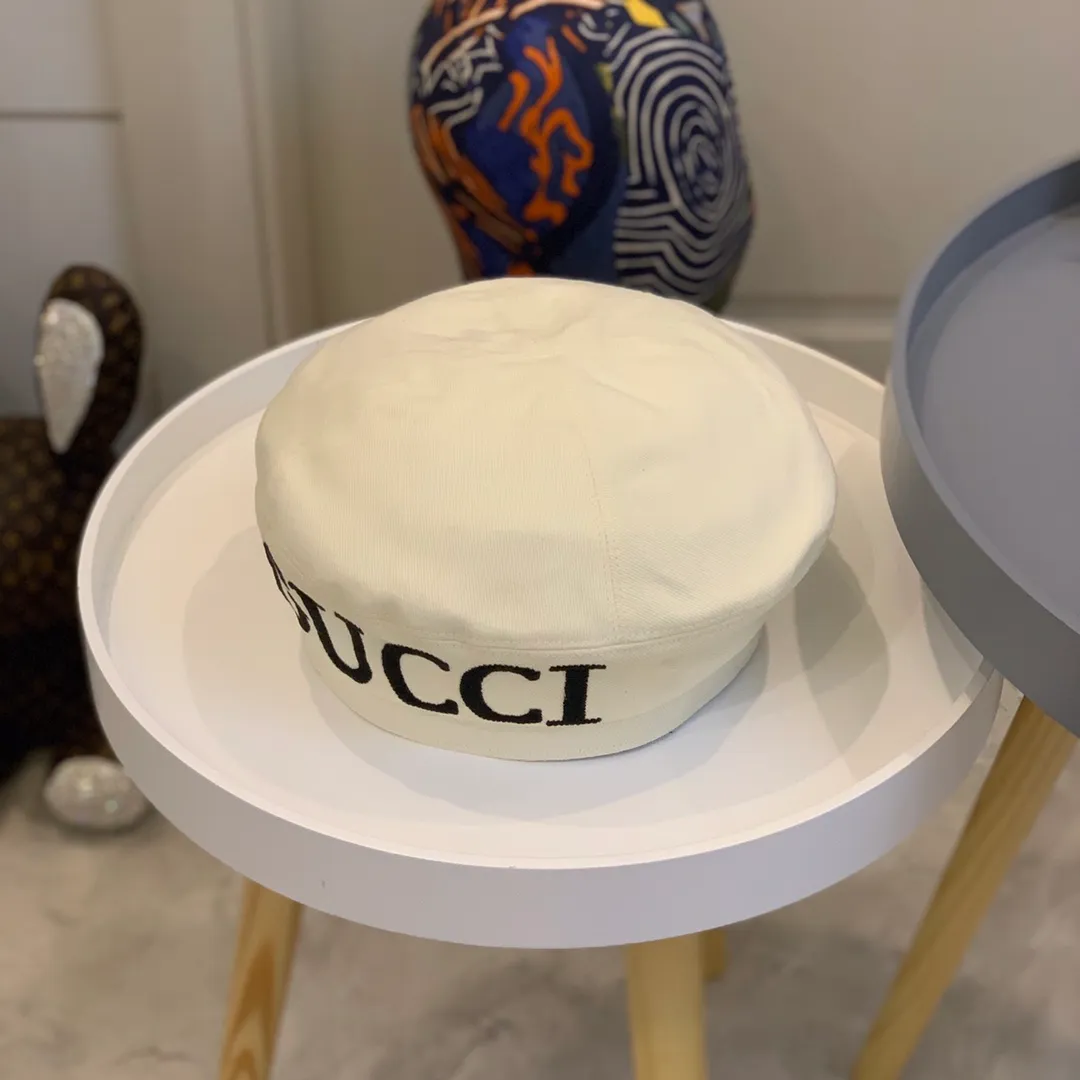 P110 Gucci 20 autumn and winter new twill pure cotton beret, embroidered letter beret, fashionable black and white! A must-have item for fashionistas! The concave shape is incomparably beautiful! Sweet and salty! Material: 100% cotton Head circumference: 56-58cm