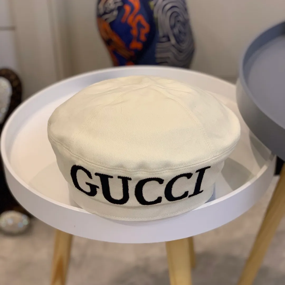 P110 Gucci 20 autumn and winter new twill pure cotton beret, embroidered letter beret, fashionable black and white! A must-have item for fashionistas! The concave shape is incomparably beautiful! Sweet and salty! Material: 100% cotton Head circumference: 56-58cm